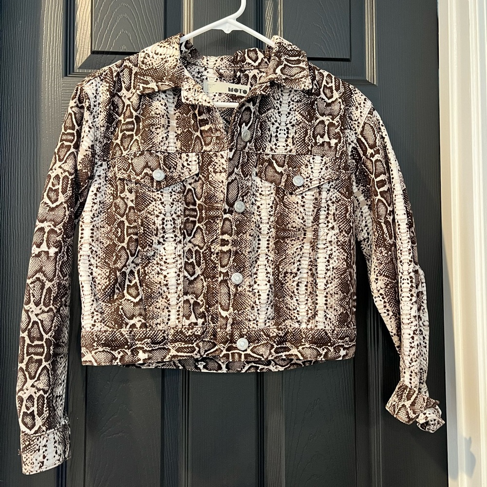 TOPSHOP Brown Snake Print Denim Jacket